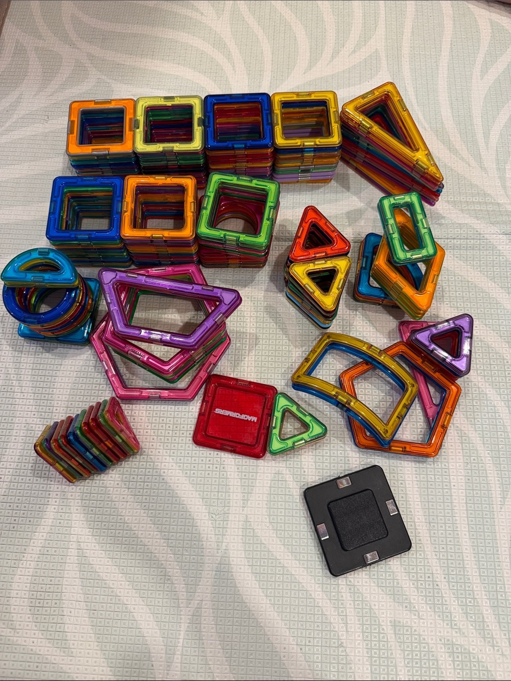 Magnetic Building Tiles Set - Multicolor Kids Puzzle Toy / 150pcs